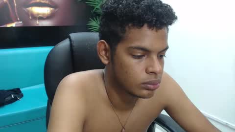 Snapshot of boylittle19cm chatting on 03.11.25 Jackson online show from 03.11.25