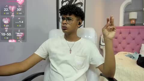 Snapshot of boylittle19cm chatting on 09.20.25 Jackson online show from 09.20.25