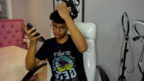 Snapshot of boylittle19cm chatting on 09.26.25 Jackson online show from 09.26.25