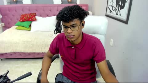 Snapshot of boylittle19cm chatting on 10.08.25 Jackson online show from 10.08.25