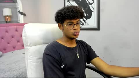 Snapshot of boylittle19cm chatting on 10.19.25 Jackson online show from 10.19.25