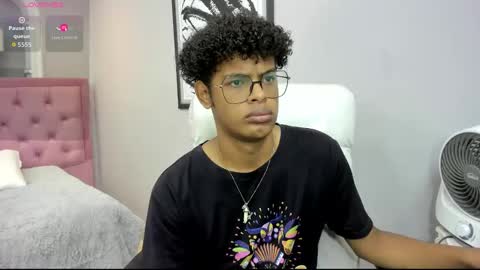 Snapshot of boylittle19cm chatting on 10.28.25 Jackson online show from 10.28.25