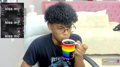 Snapshot of boylittle19cm chatting on 11.11.25 Jackson online show from 11.11.25