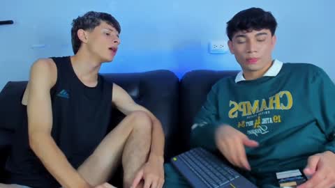 Snapshot of boysweet_boys chatting on 01.28.25 Paul and Max online show from 01.28.25