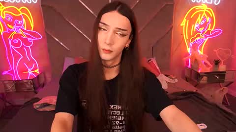 Snapshot of boytemptation chatting on 10.08.25 Nova online show from 10.08.25