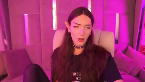 Snapshot of boytemptation chatting on 11.09.25 Nova online show from 11.09.25