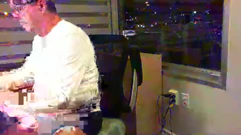 Snapshot of bozou chatting on 12.12.24 bozou online show from 12.12.24