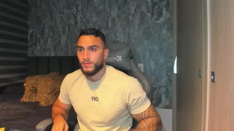 Snapshot of brad1_ chatting on 10.22.25 instagramBrad mayers1twittermayersbrad online show from 10.22.25