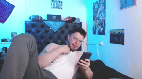 Snapshot of brad_hot_boy chatting on 01.21.25 brad hot boy online show from 01.21.25