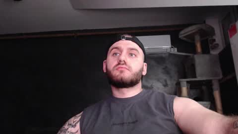 Snapshot of brad_pittfall chatting on 10.11.25 ask me online show from 10.11.25