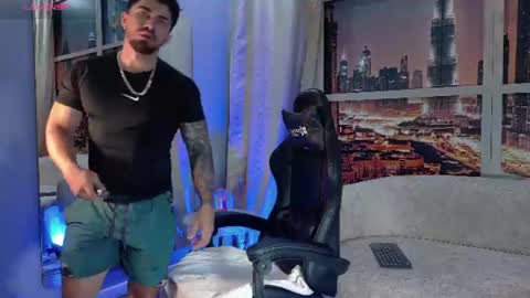 Snapshot of brad_summer chatting on 06.19.26 brad summer online show from 06.19.26