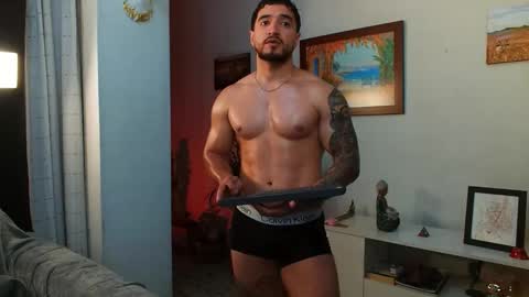 Snapshot of bradley_martinez chatting on 10.19.25 Bradley Martinez online show from 10.19.25