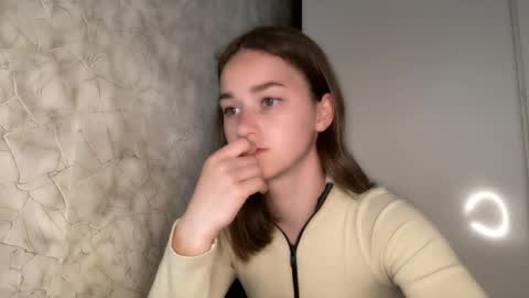 Snapshot of bralkissy chatting on 05.20.26 Kate online show from 05.20.26