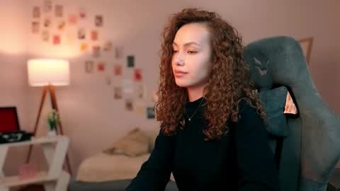 Snapshot of branchwithflowers chatting on 10.03.25 Lilly online show from 10.03.25