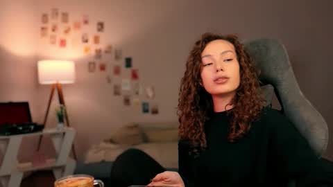 Snapshot of branchwithflowers chatting on 10.15.25 Lilly online show from 10.15.25