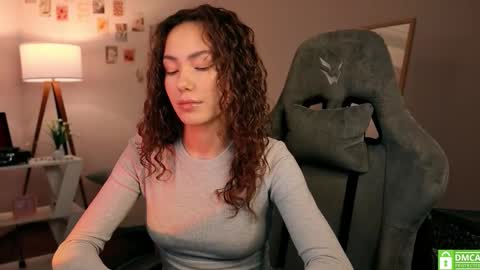 Snapshot of branchwithflowers chatting on 11.05.25 Lilly online show from 11.05.25