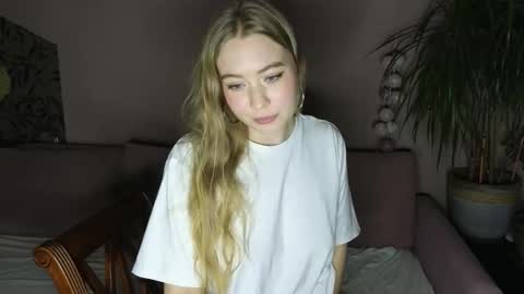 Snapshot of brandaany chatting on 11.13.25 brandaany online show from 11.13.25