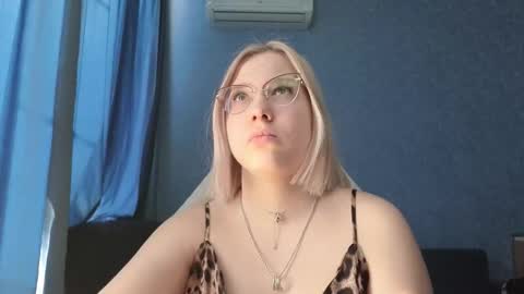 Snapshot of brandy__stars chatting on 03.23.26 Belle online show from 03.23.26