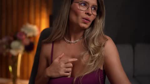 Snapshot of brandywhite chatting on 10.04.25 Alex online show from 10.04.25