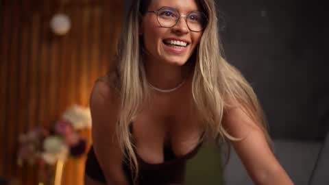 Snapshot of brandywhite chatting on 10.09.25 Alex online show from 10.09.25