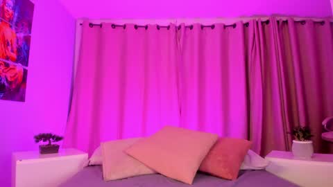   online show from 04.05.26