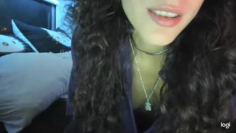 Snapshot of brattymartes_ chatting on 10.23.25 Martes online show from 10.23.25
