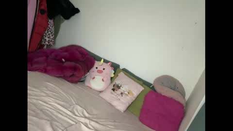 bratzdoll1994 online show from 04.02.26