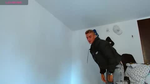 Snapshot of bray_hotboy chatting on 10.11.25 Bray Hotboy online show from 10.11.25