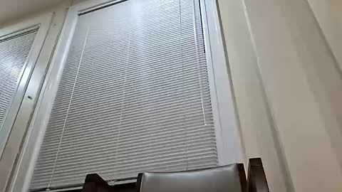 Snapshot of brazilaveaux chatting on 10.20.25 brazilaveaux online show from 10.20.25