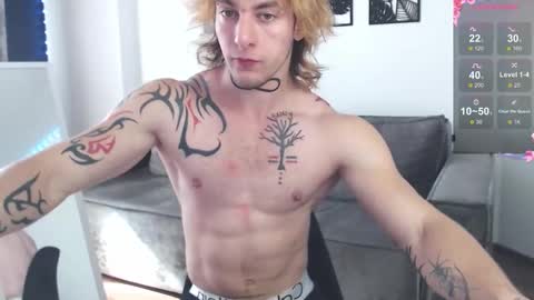 Snapshot of brendan__piks chatting on 10.17.25 brendan__piks online show from 10.17.25