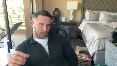 Brett Mycles online show from 09.29.25