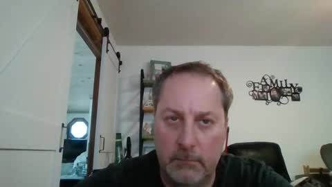 Snapshot of brettsky chatting on 02.16.25 hey online show from 02.16.25