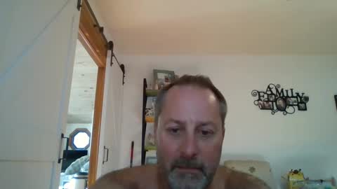 Snapshot of brettsky chatting on 10.01.25 hey online show from 10.01.25