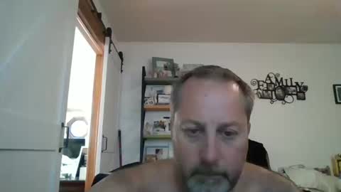 Snapshot of brettsky chatting on 10.10.25 hey online show from 10.10.25