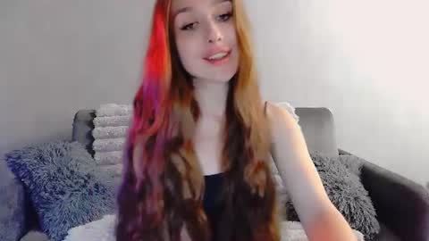 Snapshot of bri_fox chatting on 06.18.26 bri_fox online show from 06.18.26
