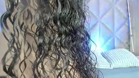 B R I A  online show from 10.20.25