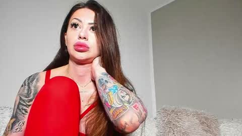 Snapshot of brianadiamondxxx chatting on 05.25.26 brianadiamondxxx online show from 05.25.26