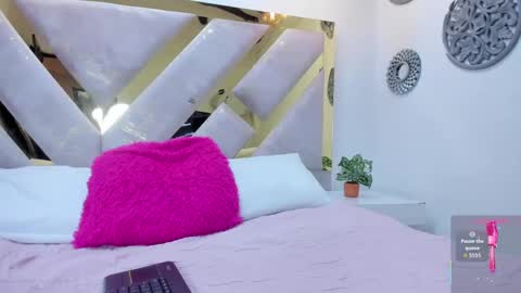 Brianna  online show from 09.17.25