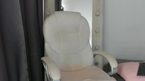 briannawhite10 online show from 12.05.25