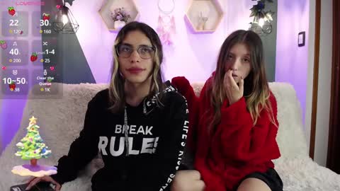 Snapshot of briarandblair chatting on 12.12.24 briarandblair online show from 12.12.24