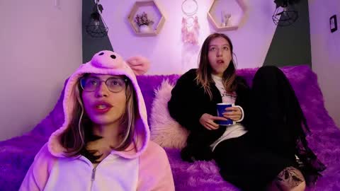 Snapshot of briarandblair chatting on 01.07.25 briarandblair online show from 01.07.25