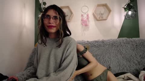 Snapshot of briarandblair chatting on 01.21.25 briarandblair online show from 01.21.25