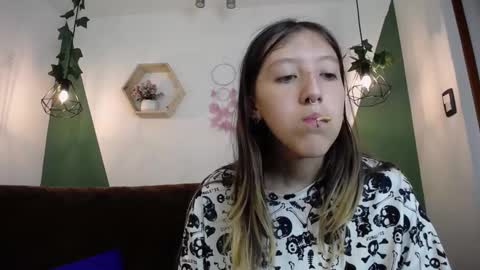 Snapshot of briarandblair chatting on 02.13.25 briarandblair online show from 02.13.25