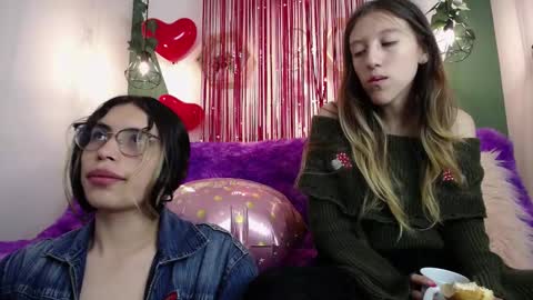 Snapshot of briarandblair chatting on 02.19.25 briarandblair online show from 02.19.25