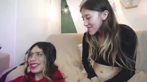 Snapshot of briarandblair chatting on 03.07.25 briarandblair online show from 03.07.25