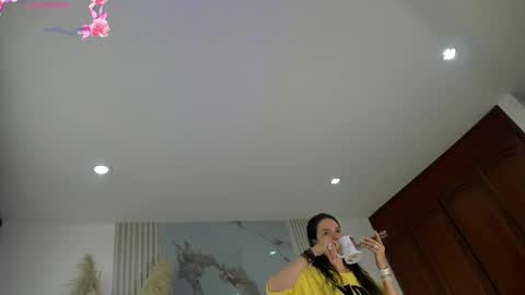 Snapshot of bridgetrodriguez chatting on 10.03.25 online show from 10.03.25