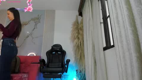 Snapshot of bridgetrodriguez chatting on 10.11.25 online show from 10.11.25