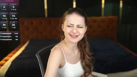 Snapshot of bright_diamonds_054 chatting on 02.23.25 Diamonds Girls online show from 02.23.25