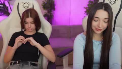 Snapshot of bright_diamonds_054 chatting on 03.06.25 Diamonds Girls online show from 03.06.25