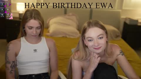 Snapshot of bright_diamonds_054 chatting on 09.19.25 Diamonds Girls online show from 09.19.25